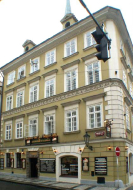 Architekt a stavitel
