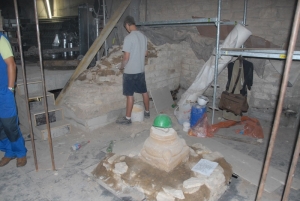 Práce na románském domu 1 v průběhu výstavby obchodního centra. Foto archiv Archaia