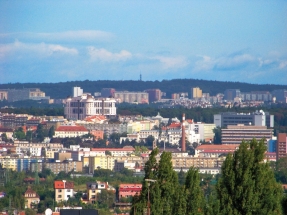 Vrch Ládví z jihu, z roztylského valu