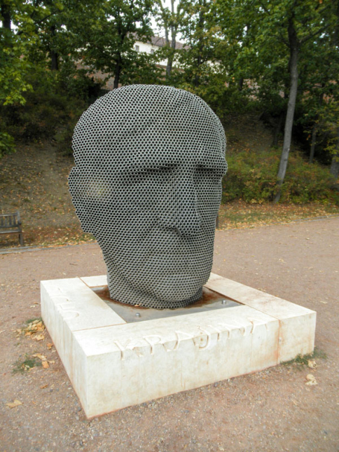 Socha Jana Skácela z trubek, Jiří Sobotka, Brno, 2016