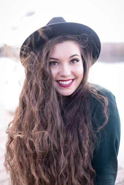 nr-Ohne_v_mlhach_Anna_Moriova