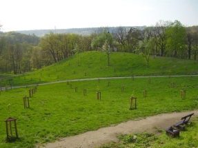 Pohled na park v okolí usedlosti a Čínský altánek