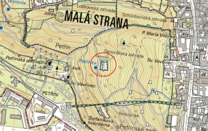 Katastrální mapa Seminářské zahrady a okolí s vyznačením (červený kroužek) polohy letního refektáře (jídelny) kláštera bosých karmelitek při kostela sv. Josefa v Josefské ulici. Dnes je původně barokní objekt rozšířen na předimenzovaný restaurant Petřínsk