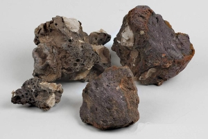 Kusy horniny spečené vysokým žárem