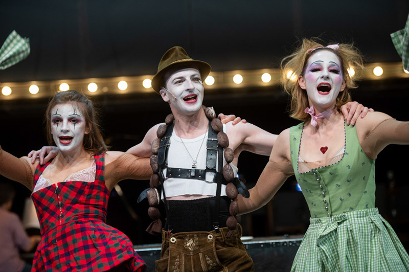 Cabaret2