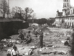 PhDr. Ivan Borkovský na ploše výzkumu