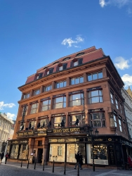 Za poklady pražské architektury