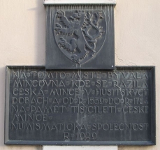 Pachtův palác