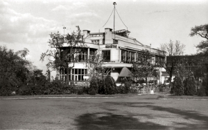 Šretrova restaurace v Riegrových sadech, 1931–1933