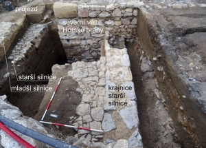 Armované nároží severní věže