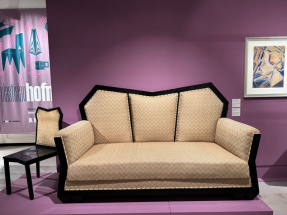 Pohovka a židle pro režiséra Národního divadla Vojtu Nováka