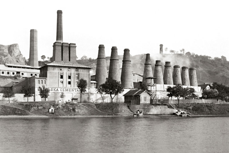 Pohlednice kolem roku 1920 – Cementárna Podolí