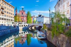 Kostel Zvěstování Panny Marie, Trojmostí a řeka Lublanica jsou rovněž symboly města
