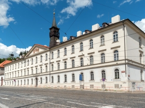Bývalý Klárův ústav slepců a kaple sv. Rafaela v Praze