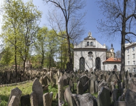 Klausová synagoga se Starým židovským hřbitovem